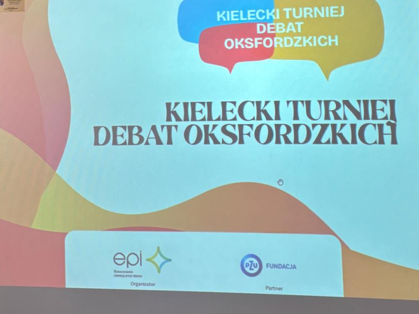 Na zdjęciu widać plakat turnieju debat oksfordzkich
