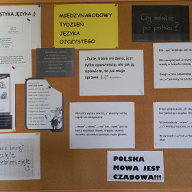 Gazetka ścienna dotycząca Międzynarodowego Tygodnia Języka Ojczystego