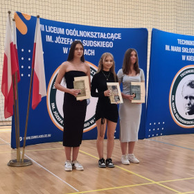 Najlepsi uczniowie odbierają nagrody 14