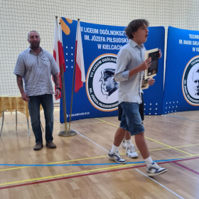 Najlepsi uczniowie odbierają nagrody 21