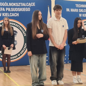 Przemawiają uczniowie VII LO