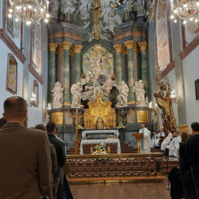 wnętrze Bazyliki po Eucharystii