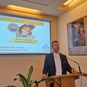 Ksiądz odpowiedzialny za Olimpiadę wita wszystkich