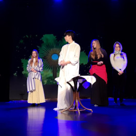 Bohaterowie słuchają św. Franciszka