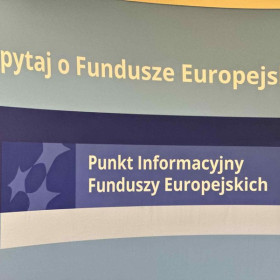 Punkt informacyjny warsztatów