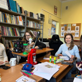 spotkanie w bibliotece i rozmowy w języku angielskim