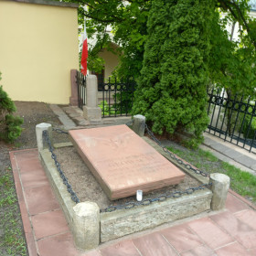 Symboliczny grób Bartosza Głowackiego
