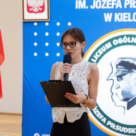 Przemawia przewodnicząca samorządu uczniowskiego