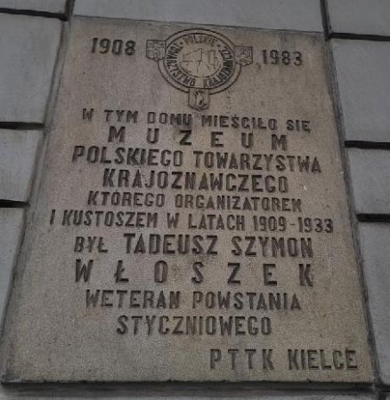 Tablica na Muzeum Historii Kielc upamiętniająca jego założenie