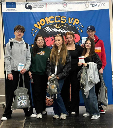 Uczestnicy projektu Dawid, Sylwia, Julia, Kinga, Maja, Karol (1)